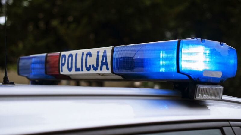 Skandaliczne zachowanie w Gomulinie-Kolonii. Ciągnęli mężczyznę samochodem wzdłuż ulicy