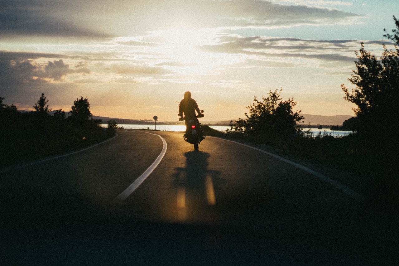 Części do motocykla, które odpowiadają za prawidłowe działanie zapłonu