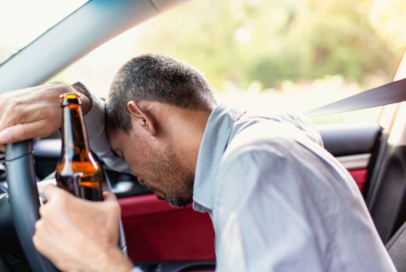 Zagrażający bezpieczeństwu incydent z udziałem pijanego kierowcy