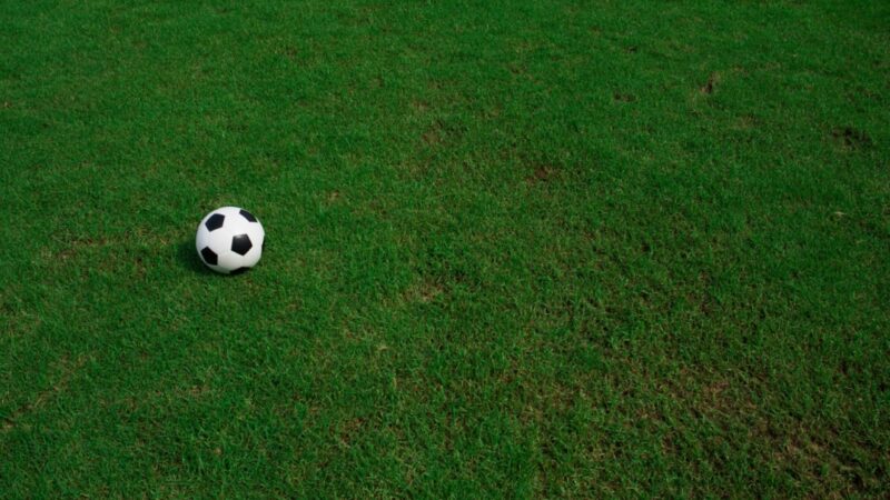 Upadek marzeń o awansie do III ligi: rezerwy Widzewa Łódź przegrywają z Polonią Piotrków Trybunalski