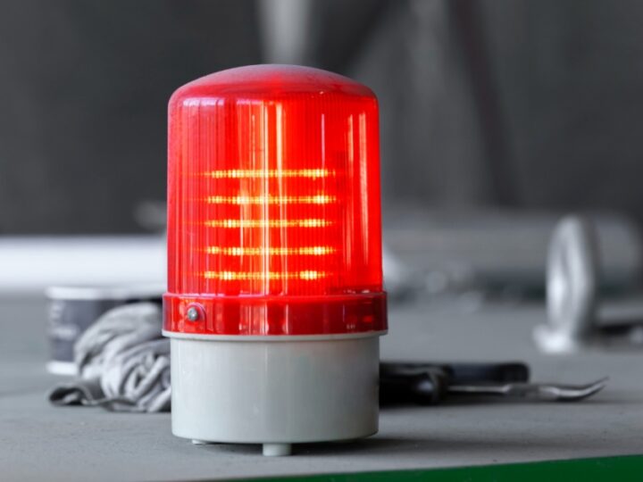 Piotrków Trybunalski wprowadza innowacje w lokalnym systemie alarmowym – test nowej syreny na osiedlu Wierzeje