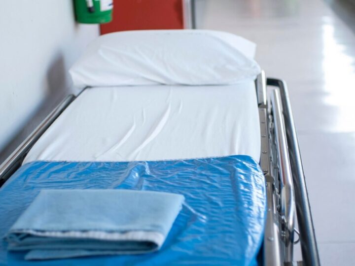 Długie kolejki do dermatologów w Łódzkiem – sprawdź najnowsze terminy na NFZ!