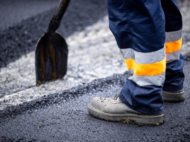 Nowe drogi na horyzoncie: Gminy Sulejów i Czarnocin zainwestują w remonty!