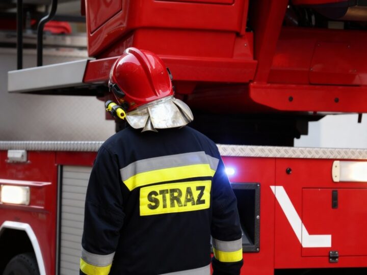 Nowe inwestycje w Woli Krzysztoporskiej: unijne wsparcie na termomodernizację i nowy wóz strażacki