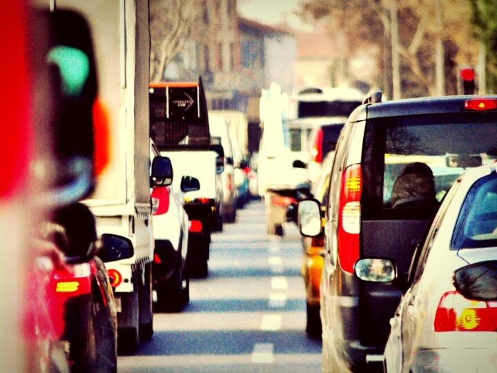 Tymczasowe zmiany w ruchu w Rozprzy i Milejowie na Wszystkich Świętych