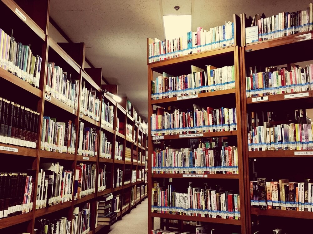 Nocny Maraton Czytania w Rozprzy: emocje i magia książek w piątkowy wieczór