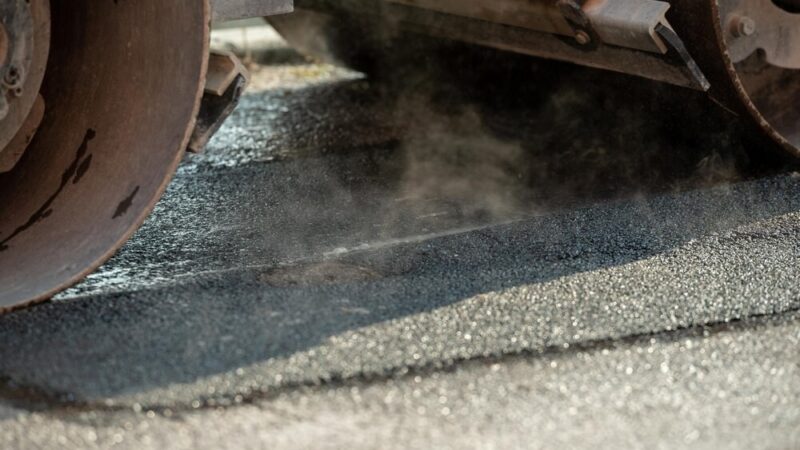 Nowe nawierzchnie dróg w Gminie Grabica zwiększają bezpieczeństwo mieszkańców