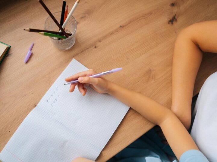 Policjantka edukuje o przemocy i hejcie wśród młodzieży