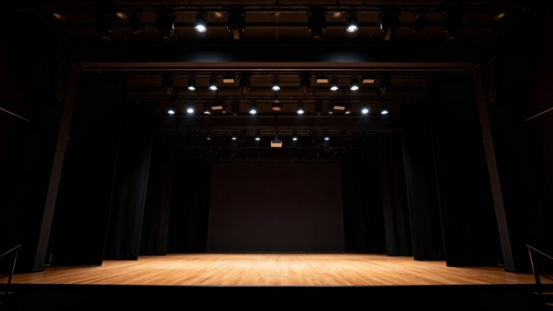 Teatralna etiuda „Zobaczmy to jeszcze raz” ponownie na scenie MOK w Piotrkowie Trybunalskim