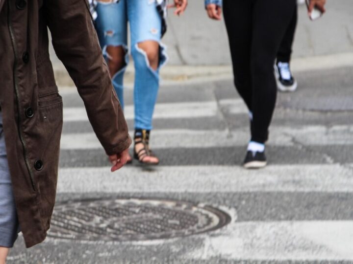 Młodzież w Piotrkowie uczy się zasad bezpieczeństwa na drodze