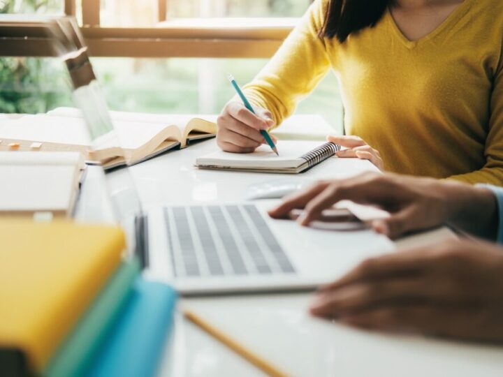 Uczniowie z Piotrkowa rywalizują w budowie papierowych tuneli w konkursie „MatMajsterka