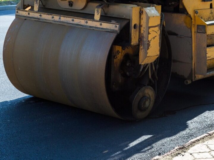 Przebudowa dróg w Sulejowie: Uszczyn i Nowa Wieś z nowymi nawierzchniami