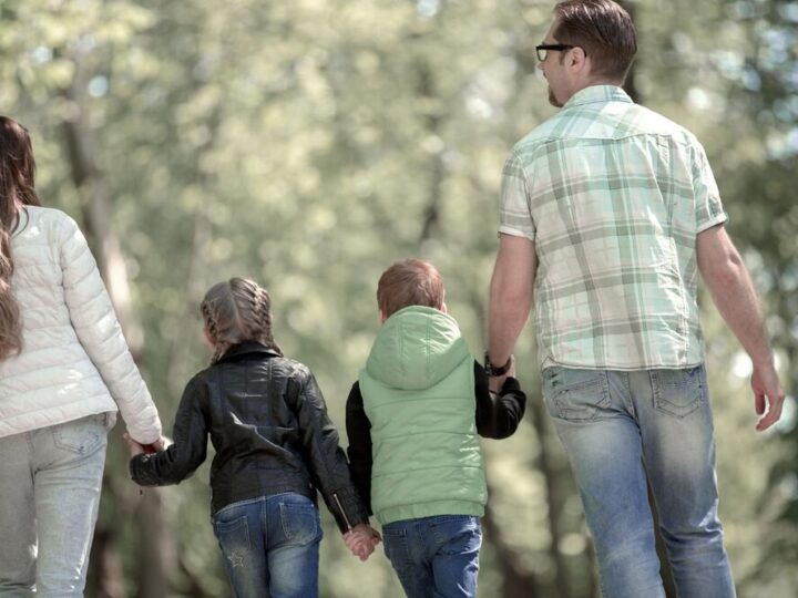 Nowoczesny mega plac zabaw w Rękoraju – radość dla całej rodziny!