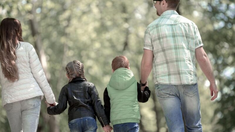 Nowoczesny mega plac zabaw w Rękoraju – radość dla całej rodziny!