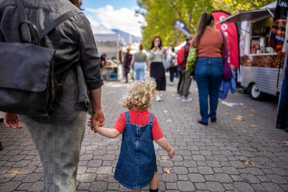 Wsparcie dla seniorów w Rozprzy dzięki nowym usługom sąsiedzkim