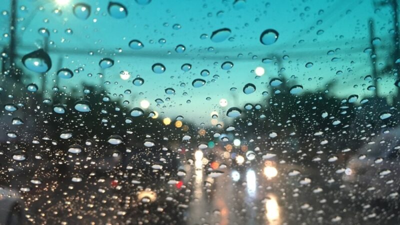 Marznące opady w powiecie piotrkowskim – bądź ostrożny!