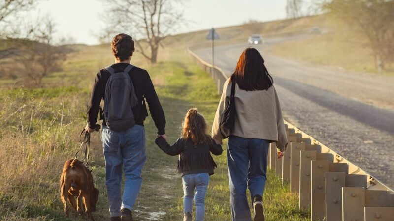 Nowe wsparcie dla rodzin w Piotrkowie: odkryj program „Po Moc dla rodziny