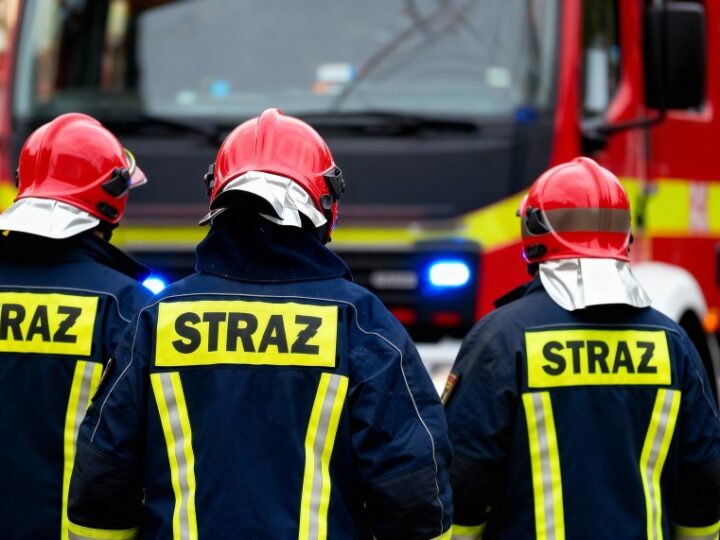 Młodzi twórcy z Wolborza triumfują w strażackim konkursie plastycznym