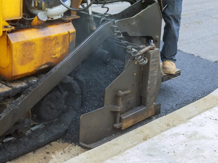 Bitumiczne prace na ulicach Wolborskiej i Rakowskiej startują w środę