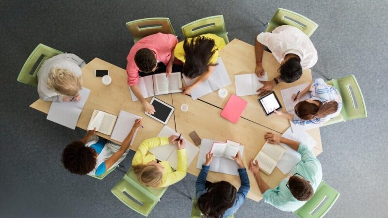 Targi Edukacyjne w Rozprzy: Nowe horyzonty dla uczniów klas VIII