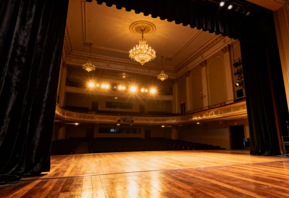 Teatr Malutki zachwyca w Piotrkowie: relacja ze spektaklu „Krawiec niteczka