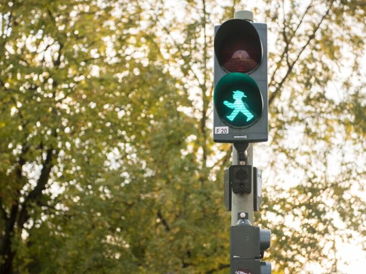 Bezpieczna droga do szkoły: Policja dba o bezpieczeństwo dzieci w Piotrkowie