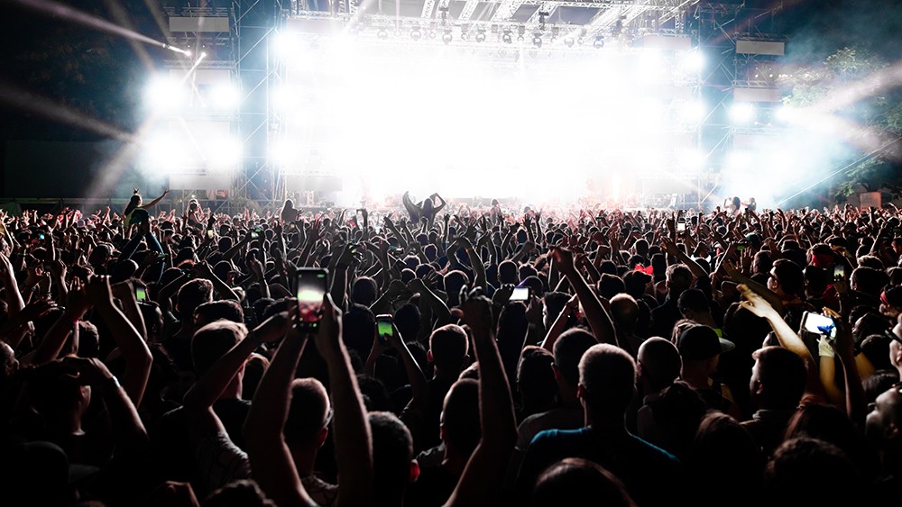 Festiwal Trybunały Uśmiechu 2026 – zagrają HrAbi, Janda i Andrus