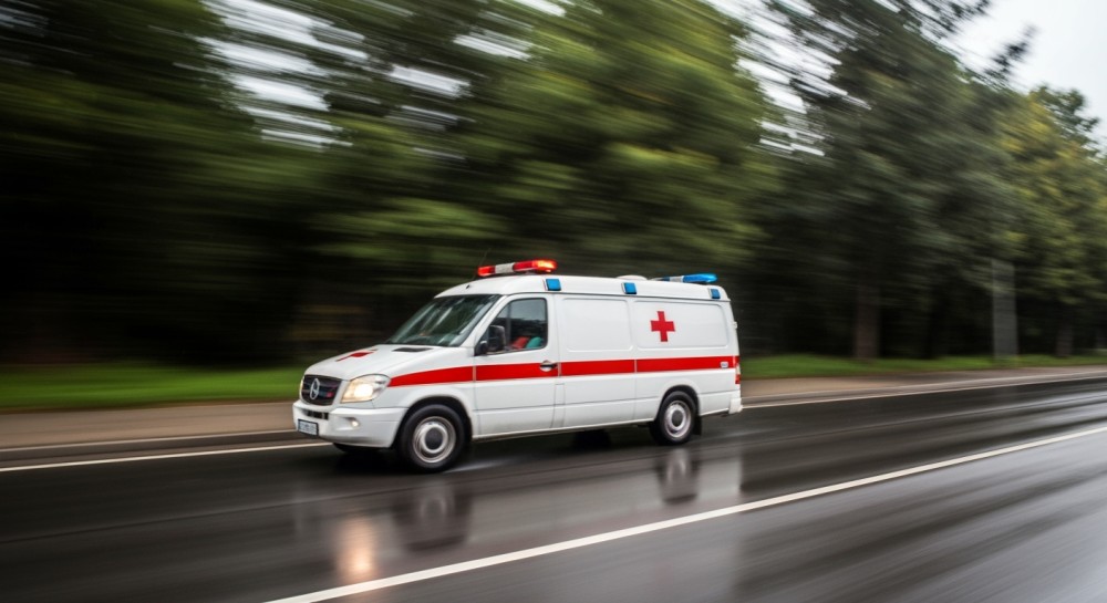 Symulacja zagrożenia bombowego w Wolborzu: ewakuacja urzędników i ćwiczenia służb ratunkowych