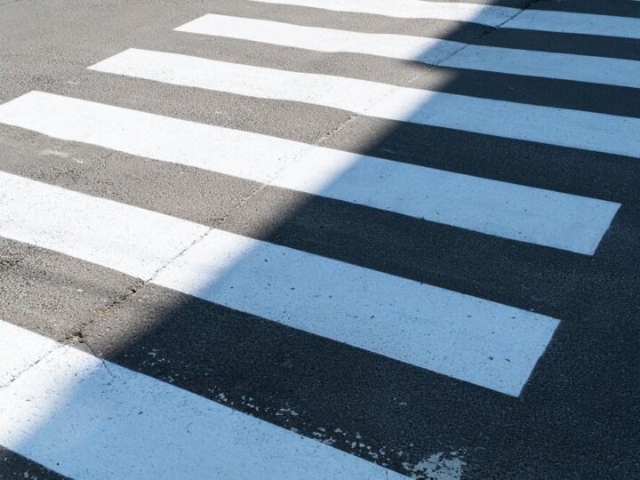 Jesień w ciemności: jak zadbać o widoczność na drodze?