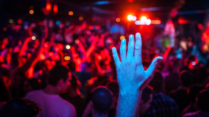 Muzyczna przemiana: inspirujący koncert dla młodzieży w Moszczenicy
