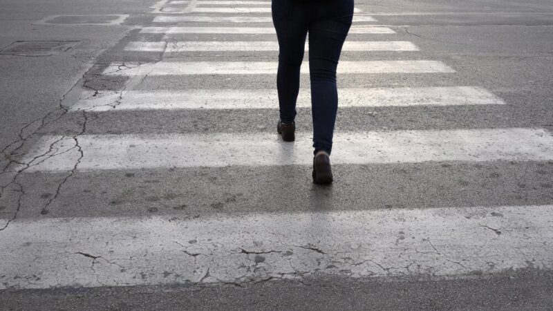 Zwiększ swoją widoczność na drodze – odblaski mogą uratować życie!