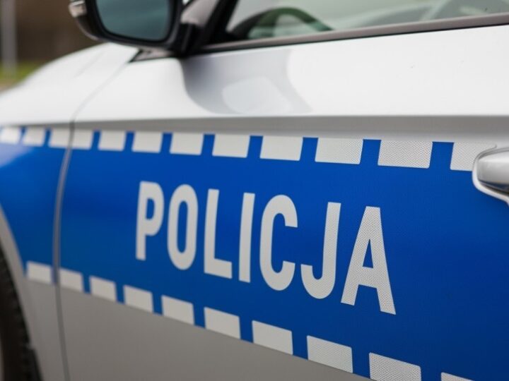 Piotrkowscy policjanci uczcili pamięć zmarłych funkcjonariuszy i oddali im hołd