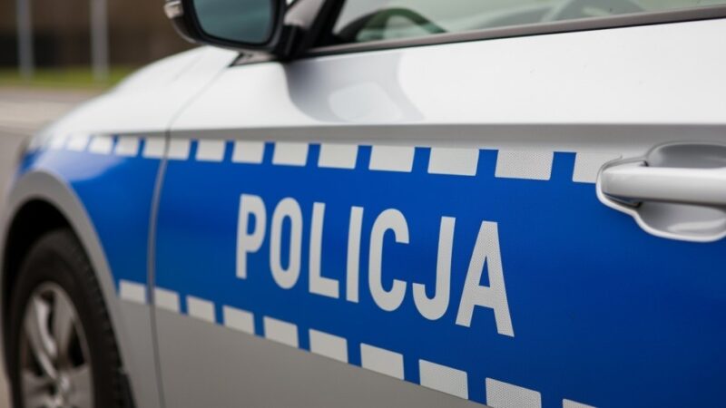 Piotrkowscy policjanci uczcili pamięć zmarłych funkcjonariuszy i oddali im hołd